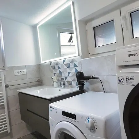 Pr'pek アパート ボーヒニ